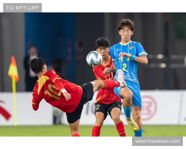 全运会足球赛事激烈进行 多支强队争夺金牌荣誉 全运会足球赛事激烈进行 多支强队争夺金牌荣誉