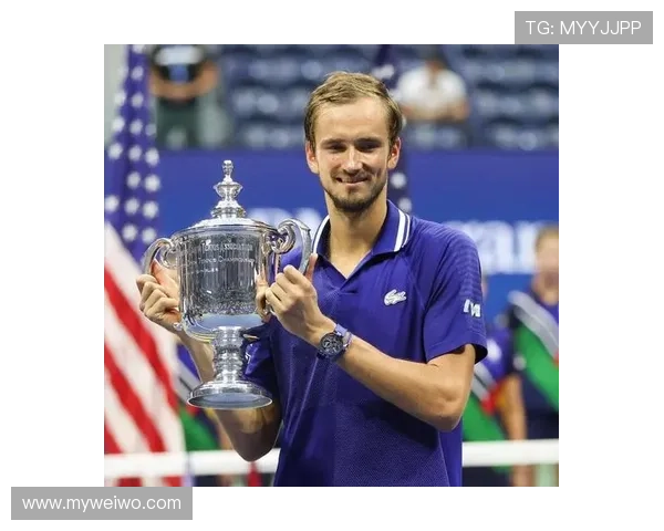 网球赛场风云再起 纳达尔和费德勒将同场竞技争夺年度冠军 网球赛场风云再起 纳达尔和费德勒将同场竞技争夺年度冠军