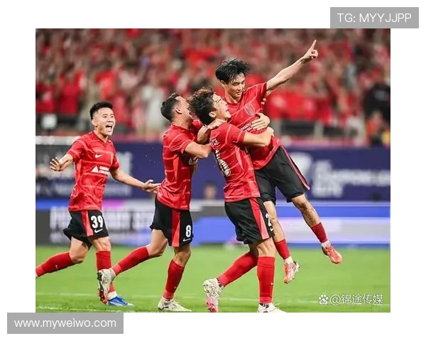 激烈对决点燃赛场激情各队明星闪耀夺目表现引发全国热议话题不断