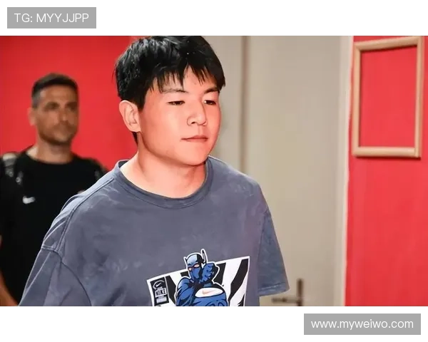 聚焦欧洲豪门大战国内球员留洋趋势引发关注各界期待新赛季表现亮