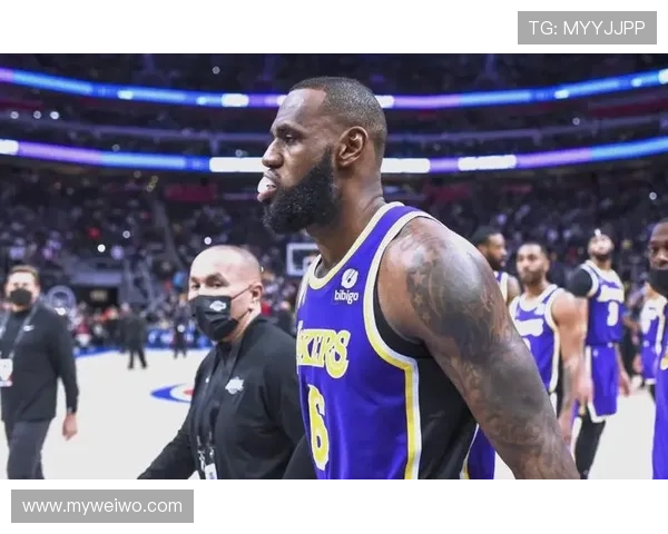 詹姆斯复出帮助湖人逆转胜勇士 创下职业生涯新里程
