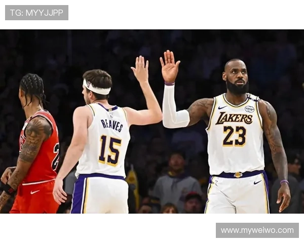 詹姆斯伤情更新湖人队战术调整迎战季后赛对手众多挑战