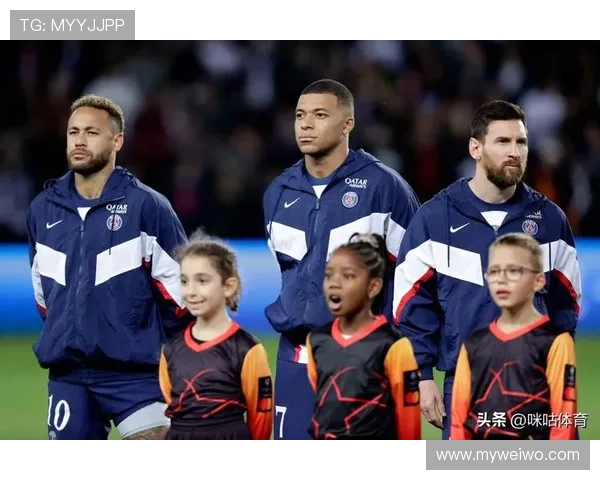 足坛风云：梅西转会巴黎后表现抢眼 曼联争夺新星球员战绩不断